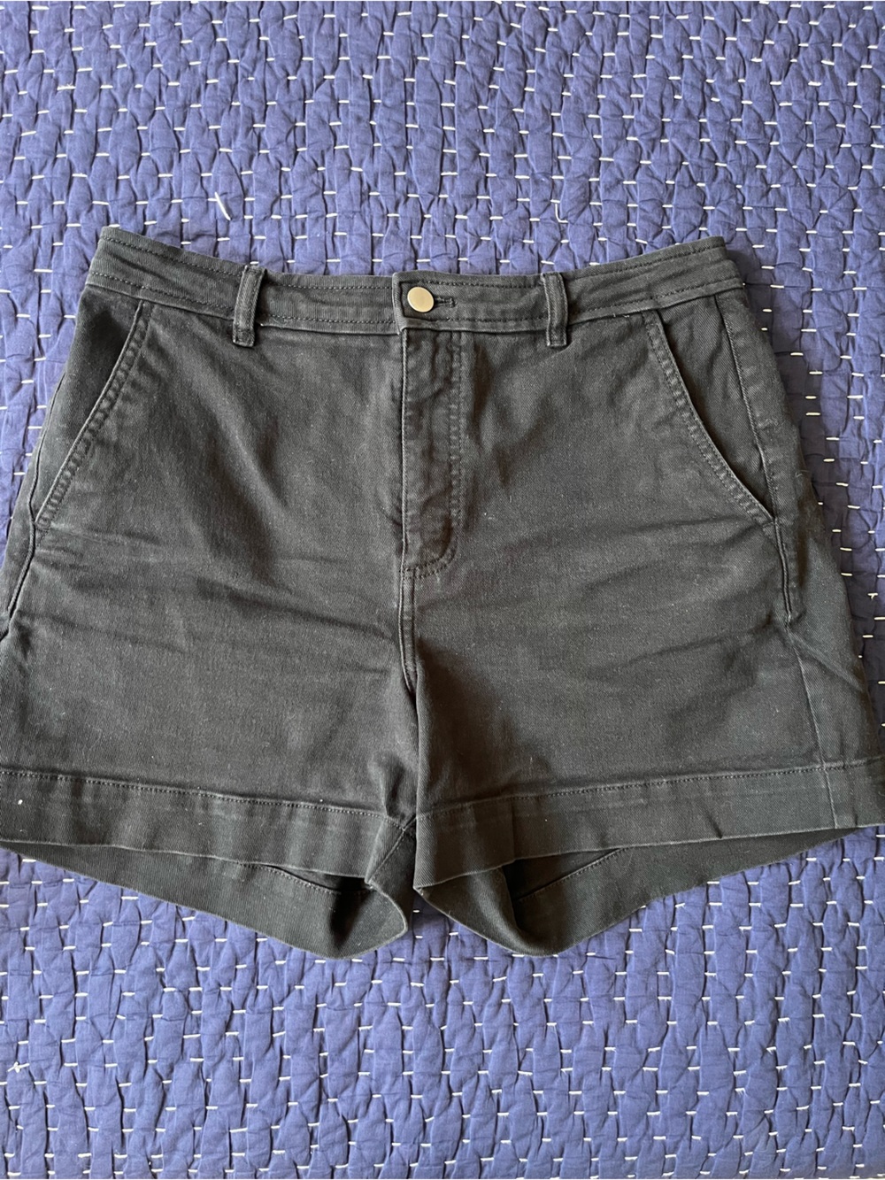 Everlane Black Women’s utility shorts